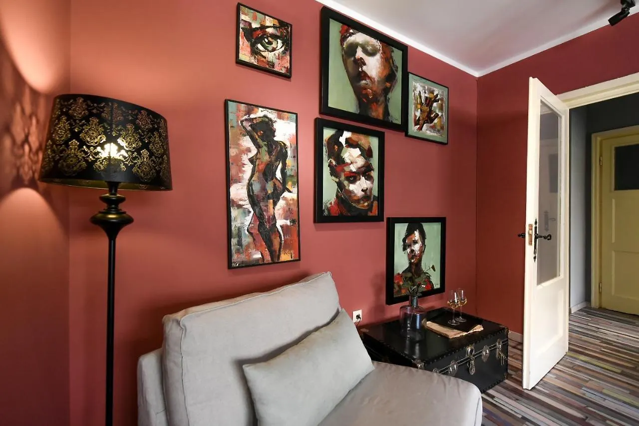 Captivating Old Town Apartment Bucharest 0*,